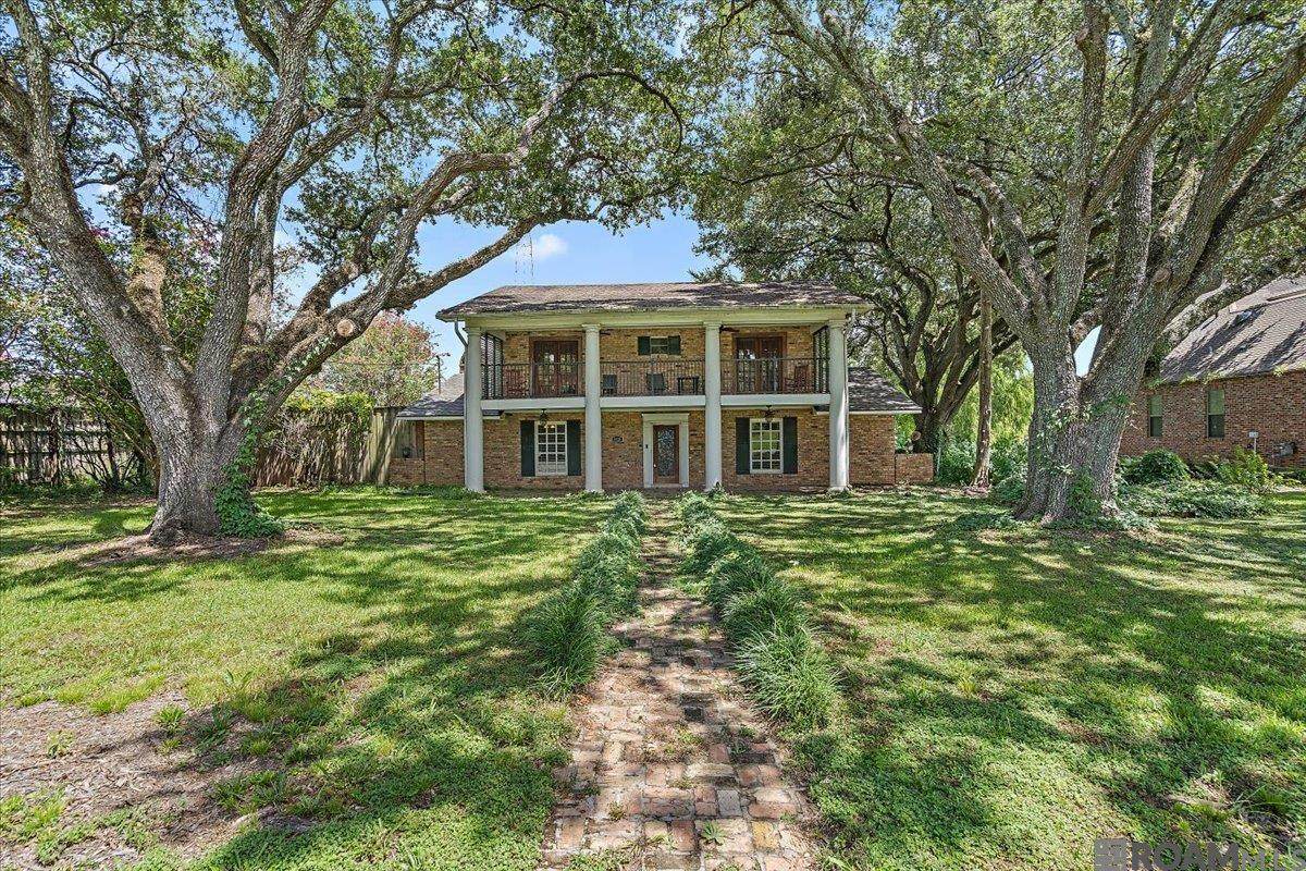 1456 Lakeridge Dr - Photo 1