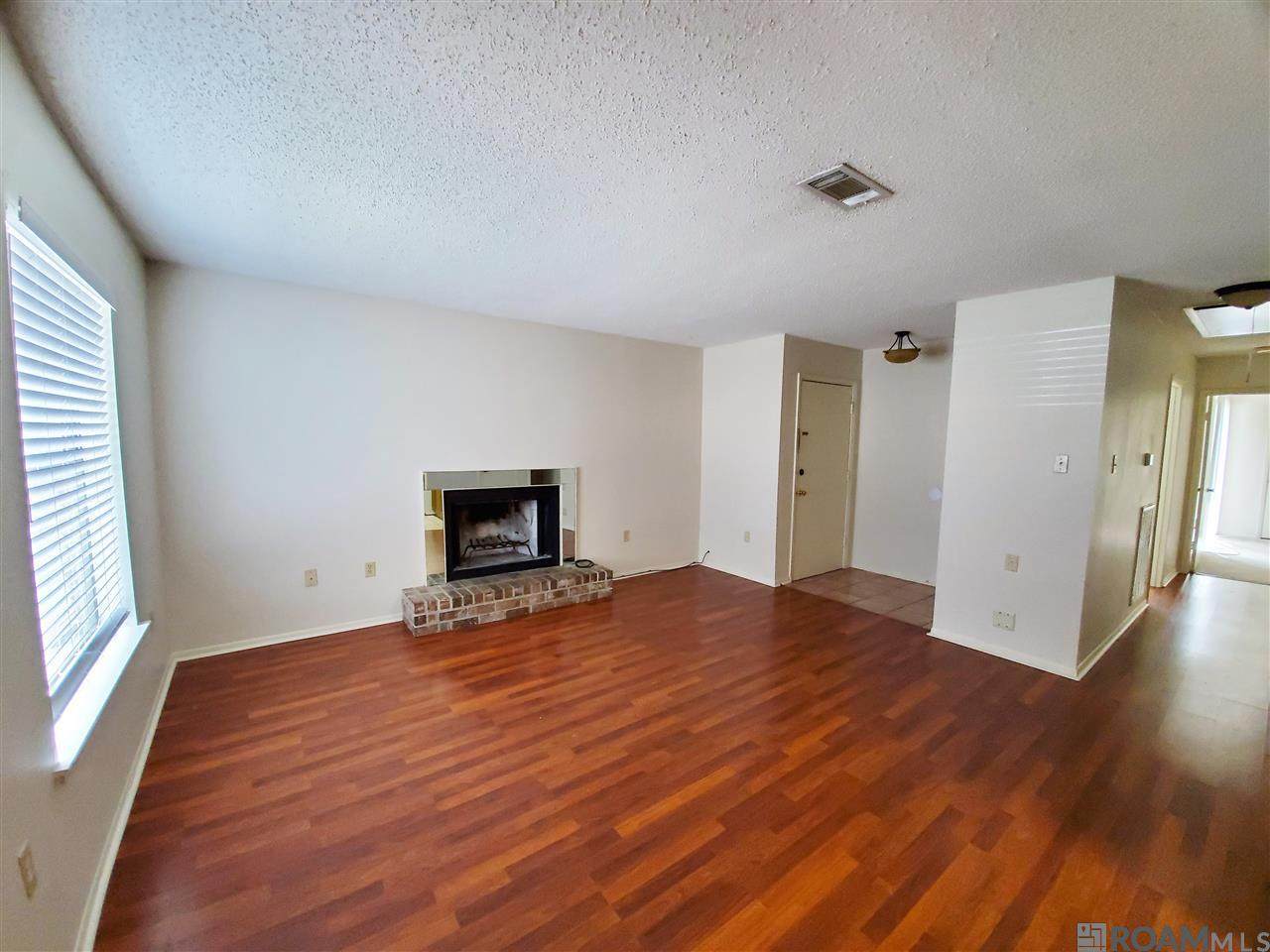 https://bt-photos.global.ssl.fastly.net/batonrouge/orig_boomver_1_2025016281-2.jpg