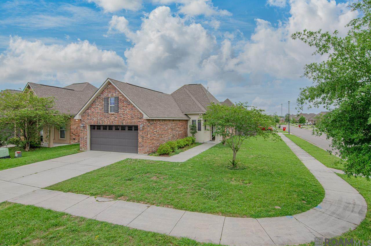 17060 Enterprise Ave - Photo 1