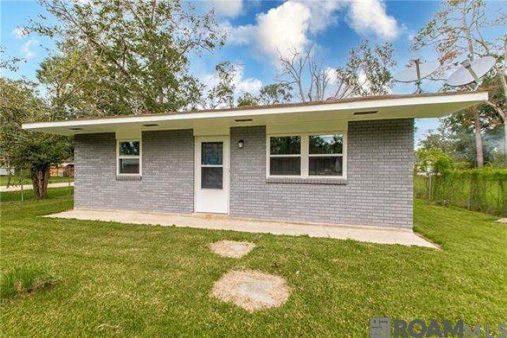 106 Oak St - Photo 1