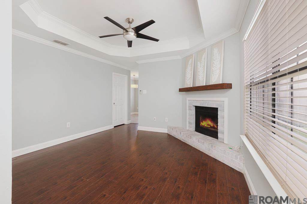 https://bt-photos.global.ssl.fastly.net/batonrouge/orig_boomver_1_2025016970-2.jpg