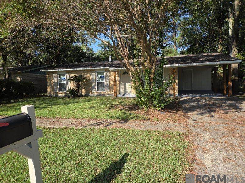 5723 Hartford Ave - Photo 1