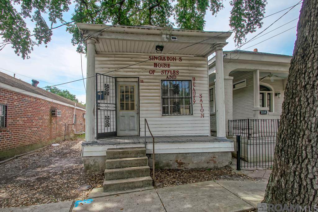 2110 Jackson Ave - Photo 1