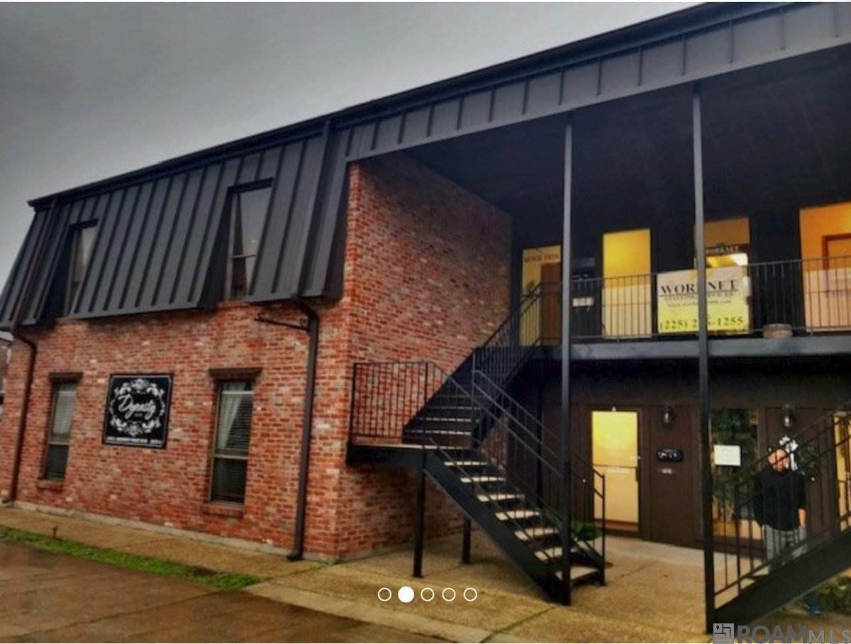 3939 Sherwood Forest Blvd - Photo 1