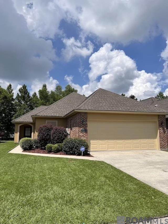 3266 Northlake Ave - Photo 1