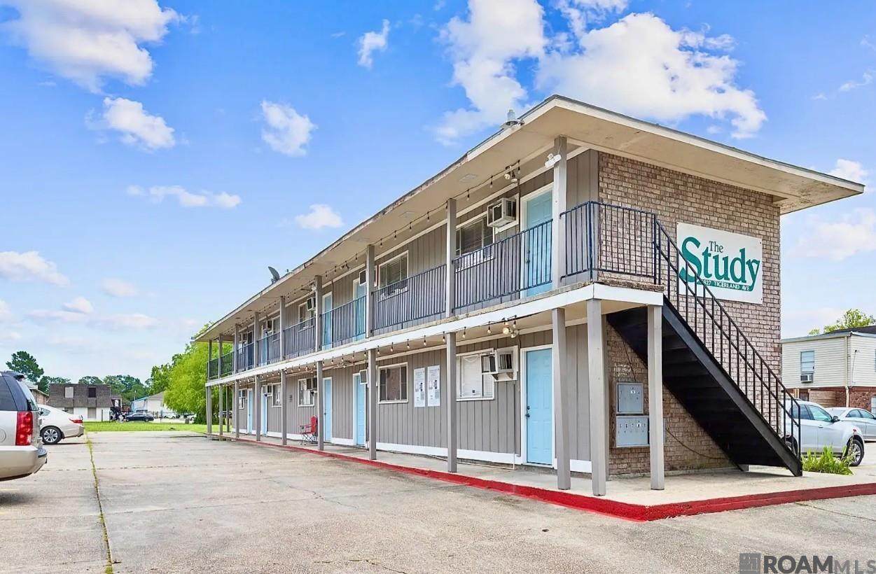 4627 Tigerland Ave - Photo 1