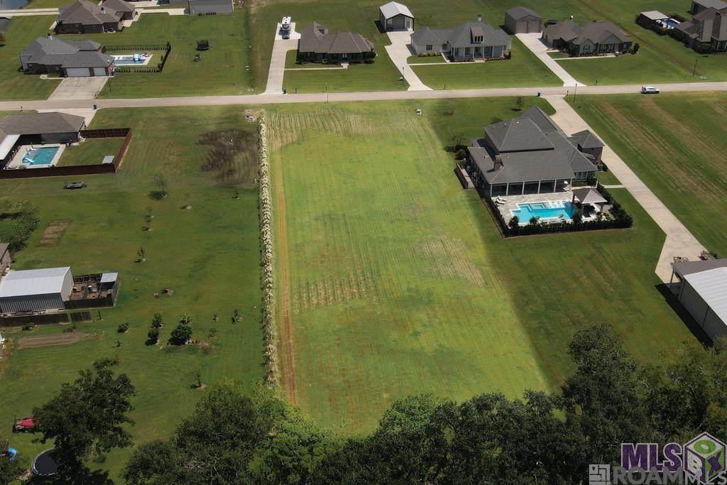 5700 Hunters Pointe Ln - Photo 1