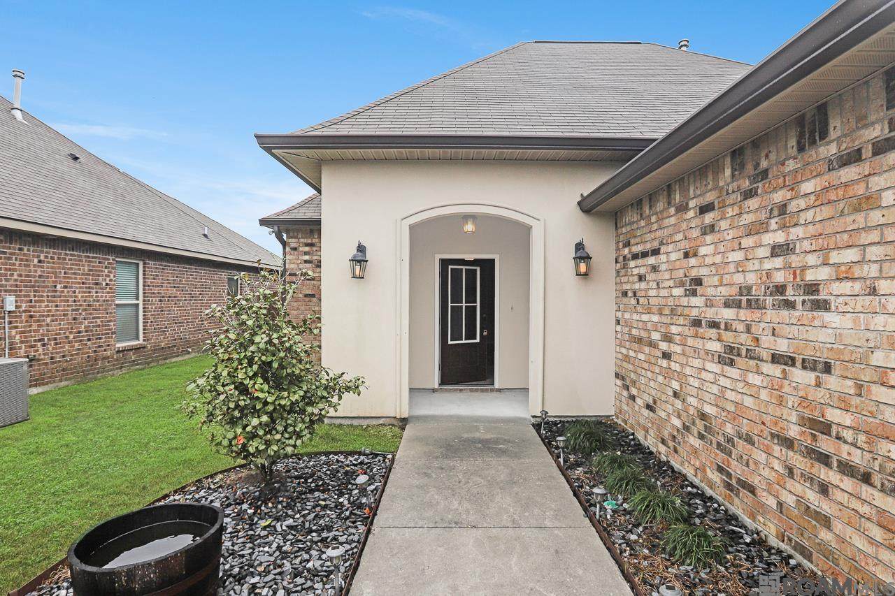 42451 Baystone Ave - Photo 1