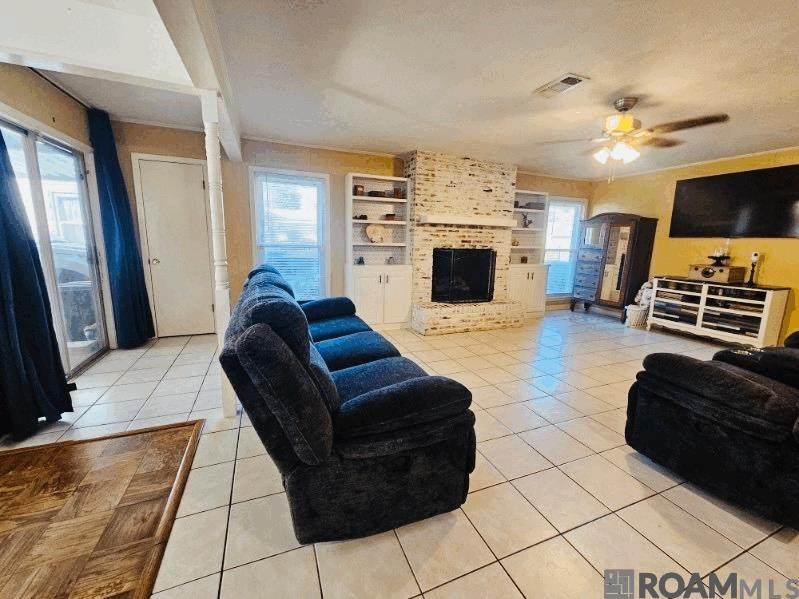 https://bt-photos.global.ssl.fastly.net/batonrouge/orig_boomver_1_2026005527-2.jpg