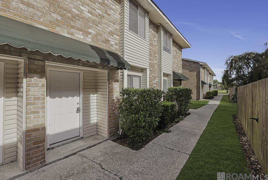 920 Tony St - Photo 1