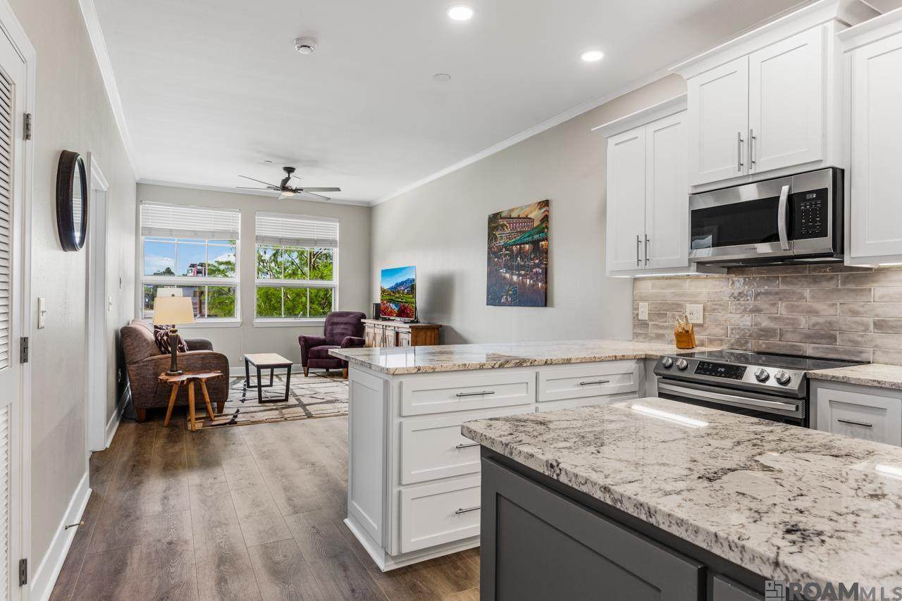 7707 Bluebonnet Blvd - Photo 1