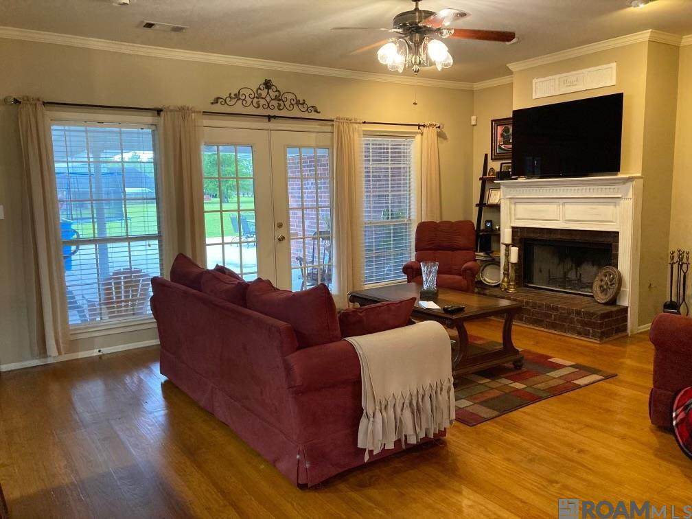 https://bt-photos.global.ssl.fastly.net/batonrouge/orig_boomver_1_2026008137-2.jpg