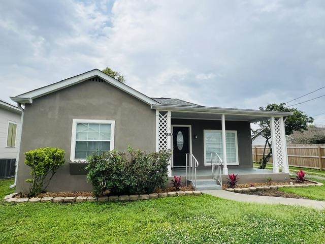 1118 Academy St - Photo 1