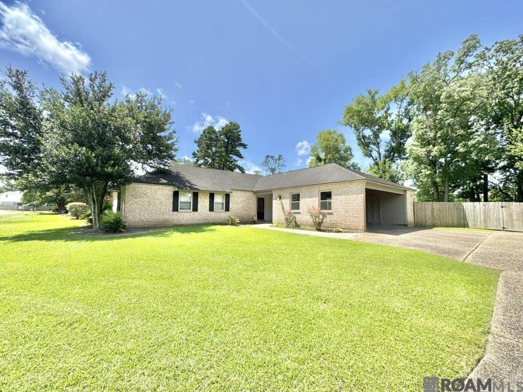 15826 New Market Dr - Photo 1