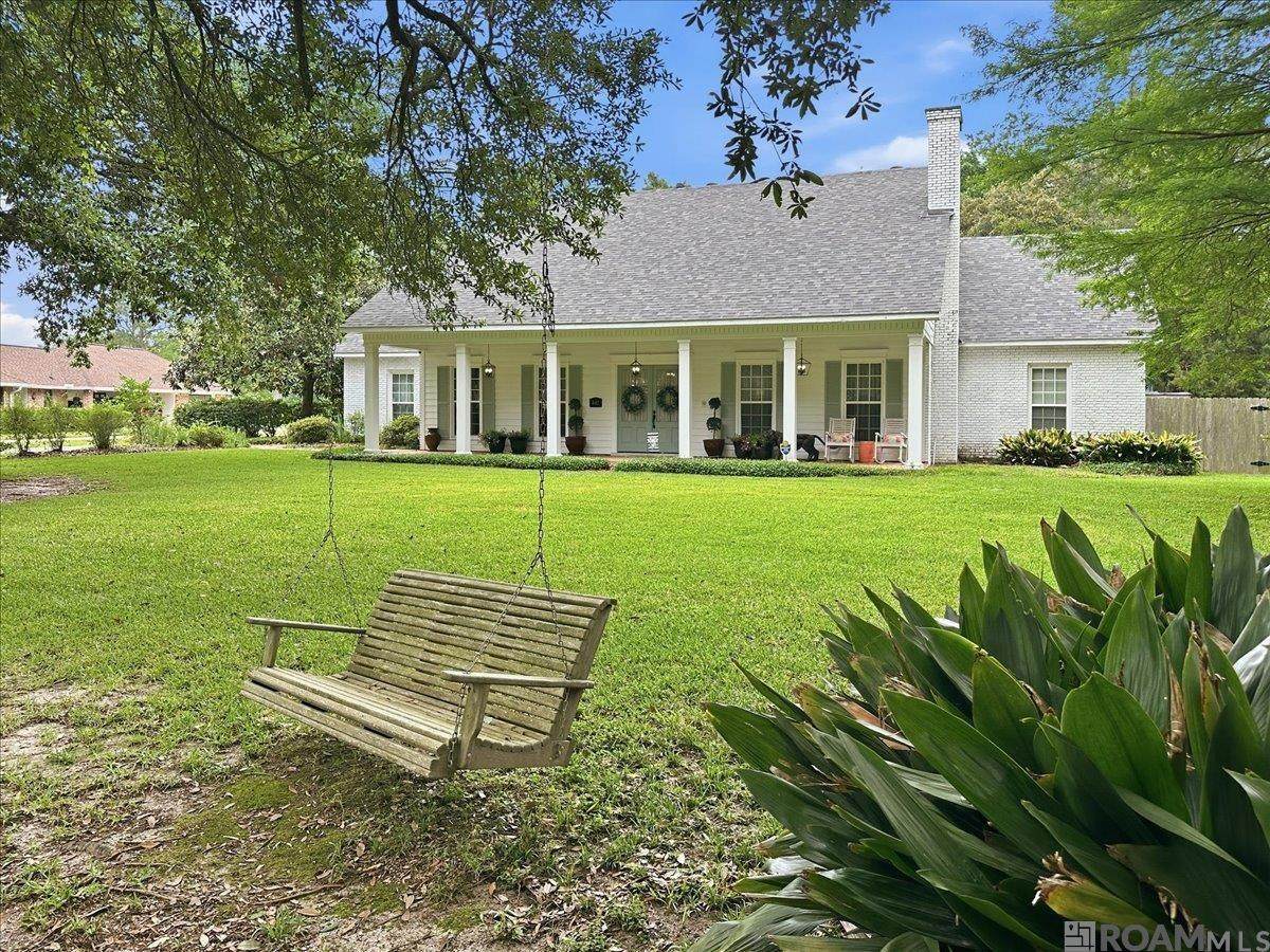 6142 Stratford Ave - Photo 1