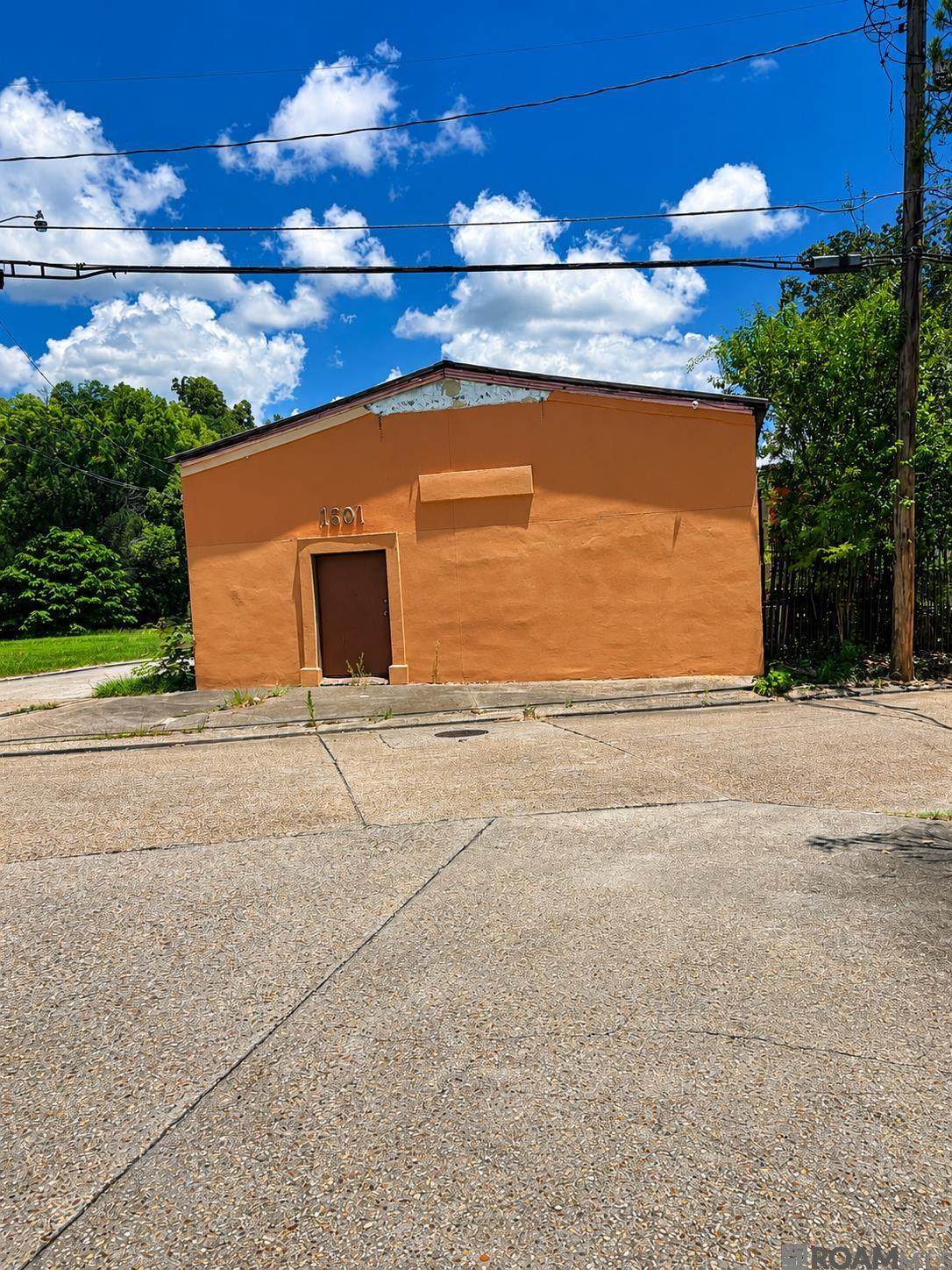 1601 Napoleon St - Photo 1