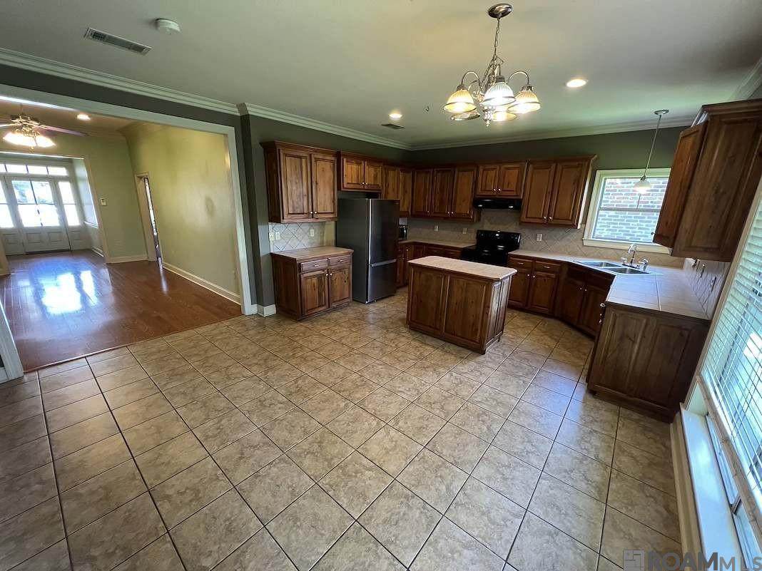 https://bt-photos.global.ssl.fastly.net/batonrouge/orig_boomver_1_2026013840-2.jpg