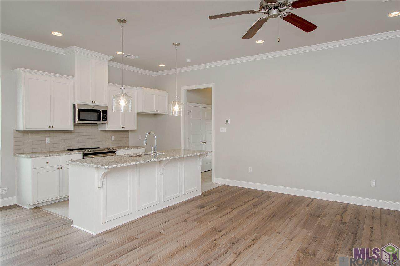 1415 Pelican Club Dr - Photo 1