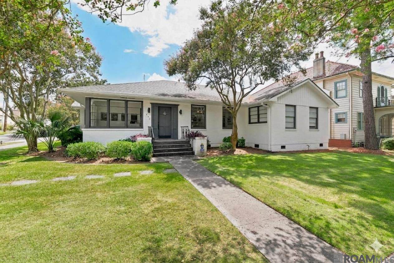 850 North Blvd - Photo 1