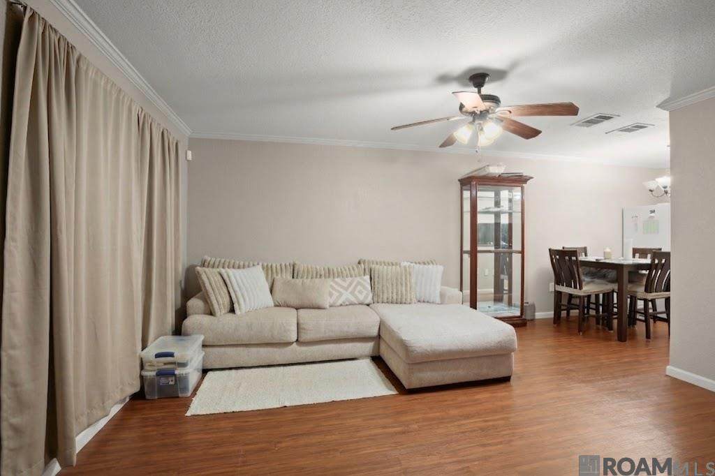 10302 Winston Ave - Photo 1