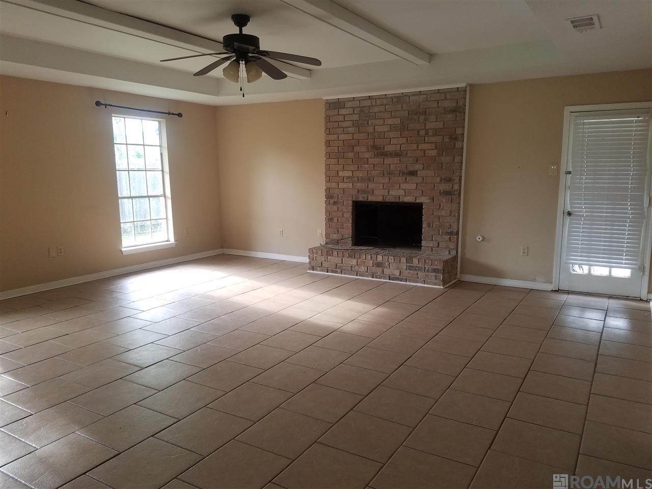 https://bt-photos.global.ssl.fastly.net/batonrouge/orig_boomver_1_2026016781-2.jpg
