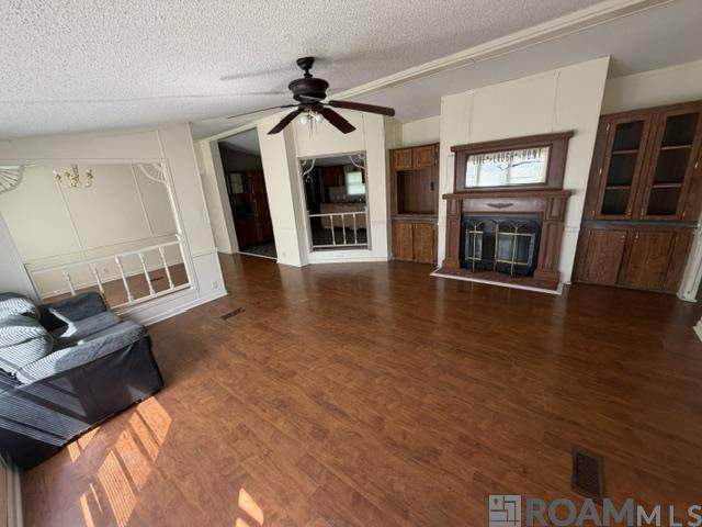 https://bt-photos.global.ssl.fastly.net/batonrouge/orig_boomver_1_2026017904-2.jpg