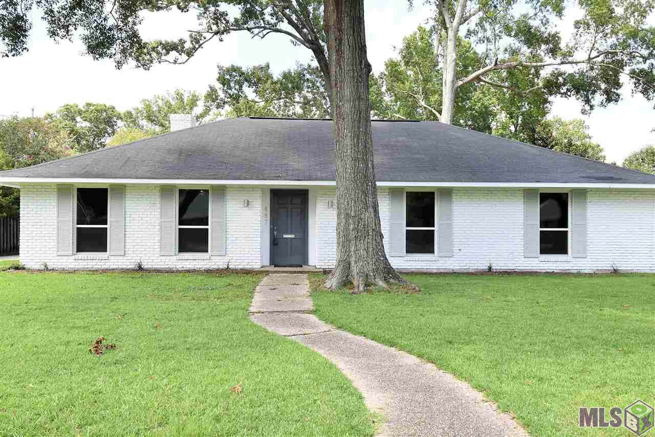 11887 Goodwood Blvd - Photo 1