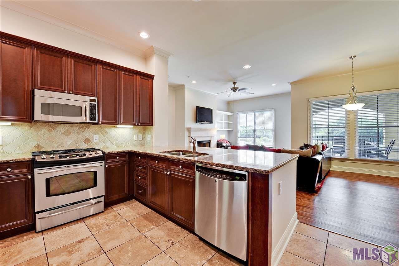 998 Stanford Ave - Photo 1