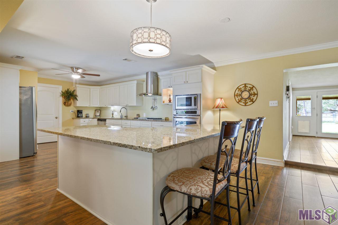 17431 Empress Dr - Photo 1