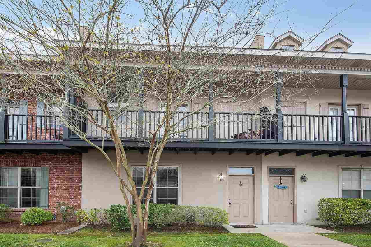 10600 Lakes Blvd - Photo 1