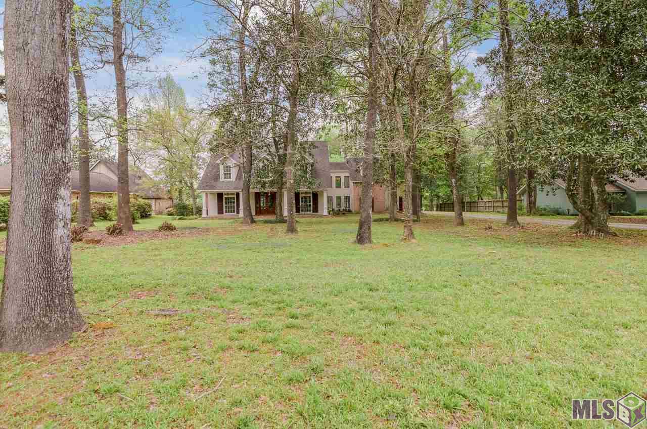 19435 Creekround Ave - Photo 1