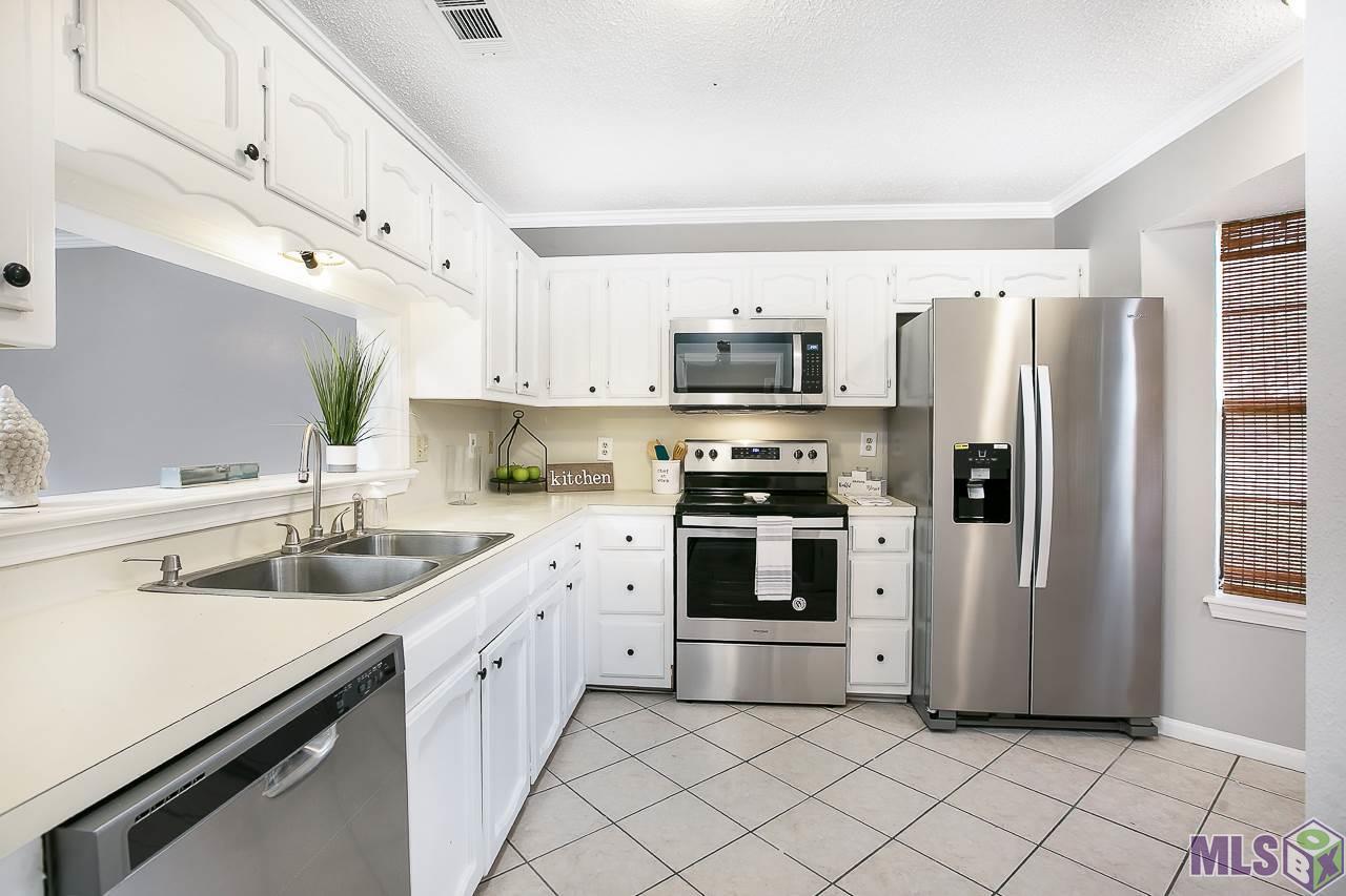 9717 Siegen Ln - Photo 1