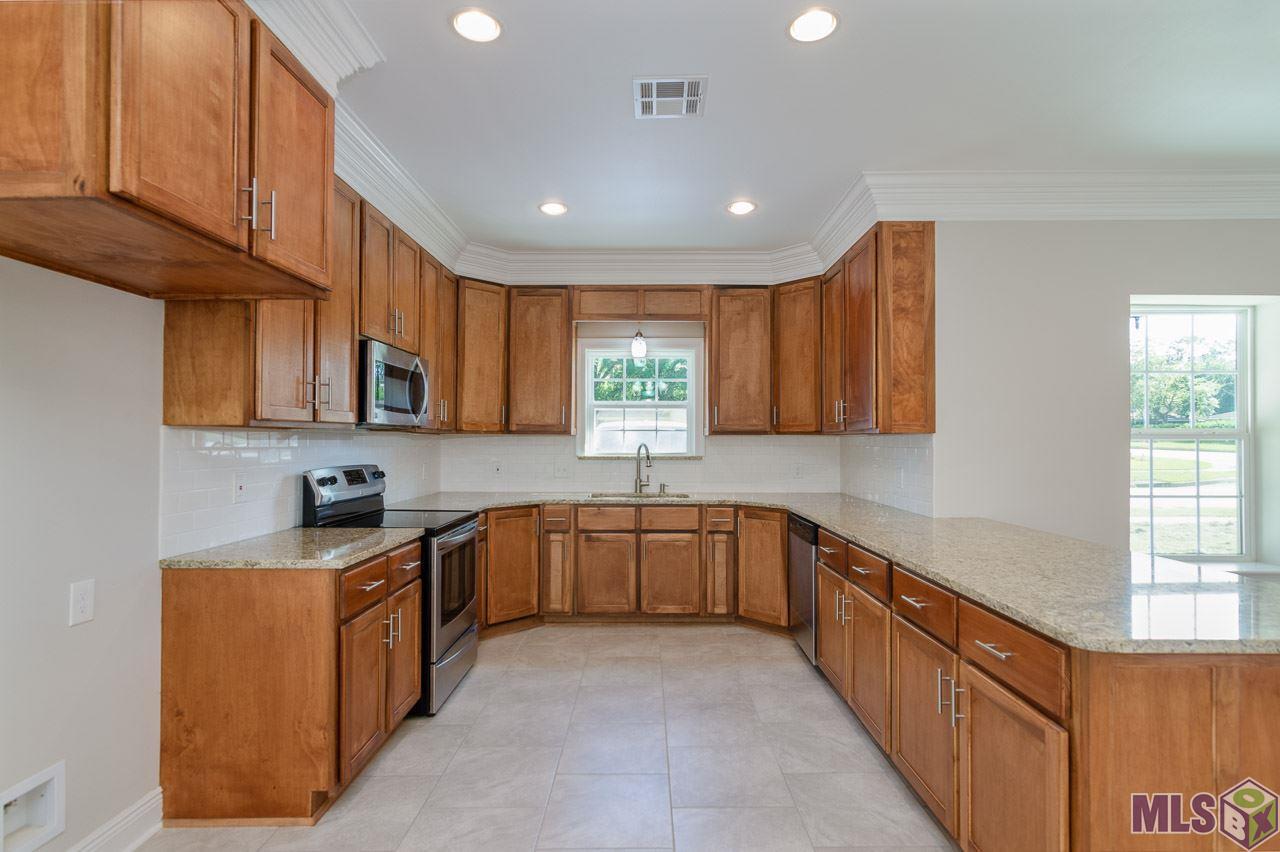 8923 Rickwood Dr - Photo 1
