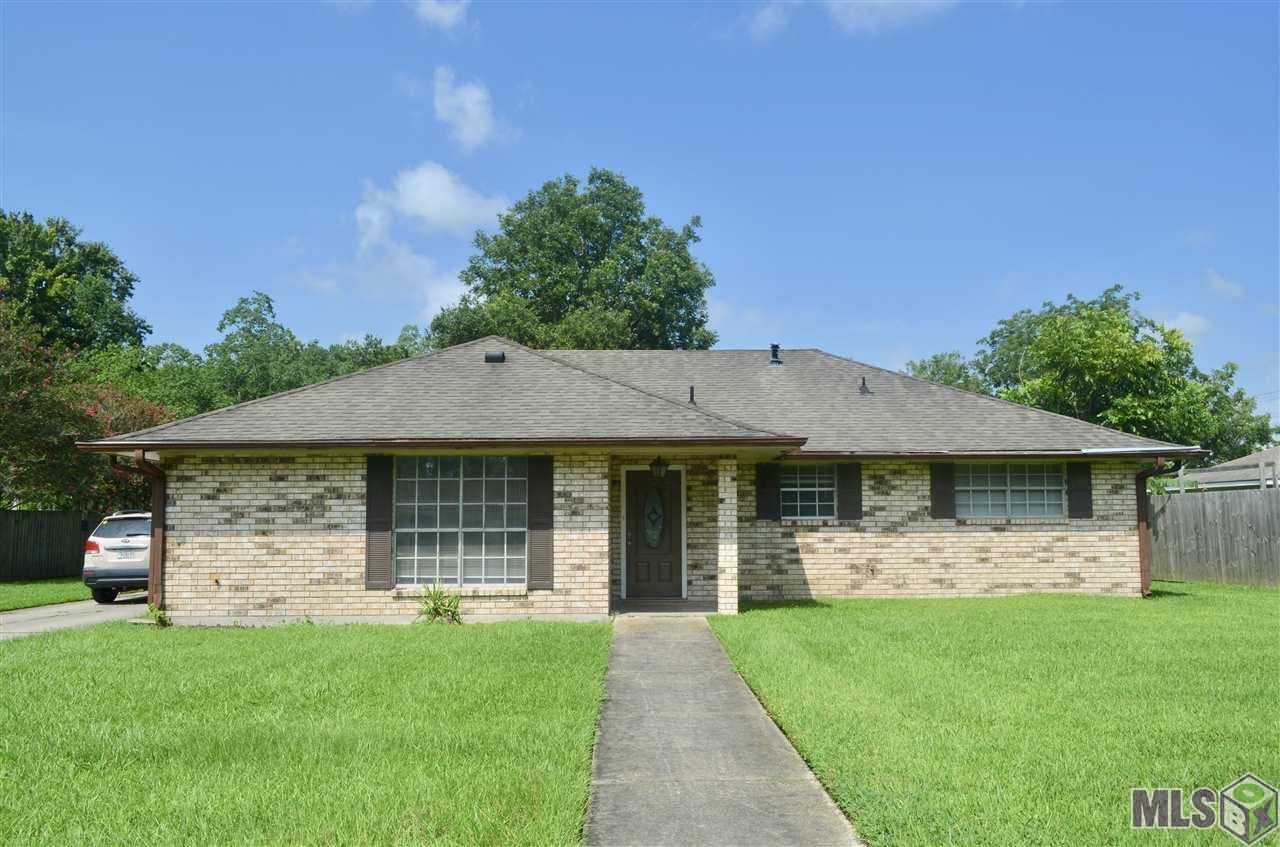 17319 Marseilles Blvd - Photo 1