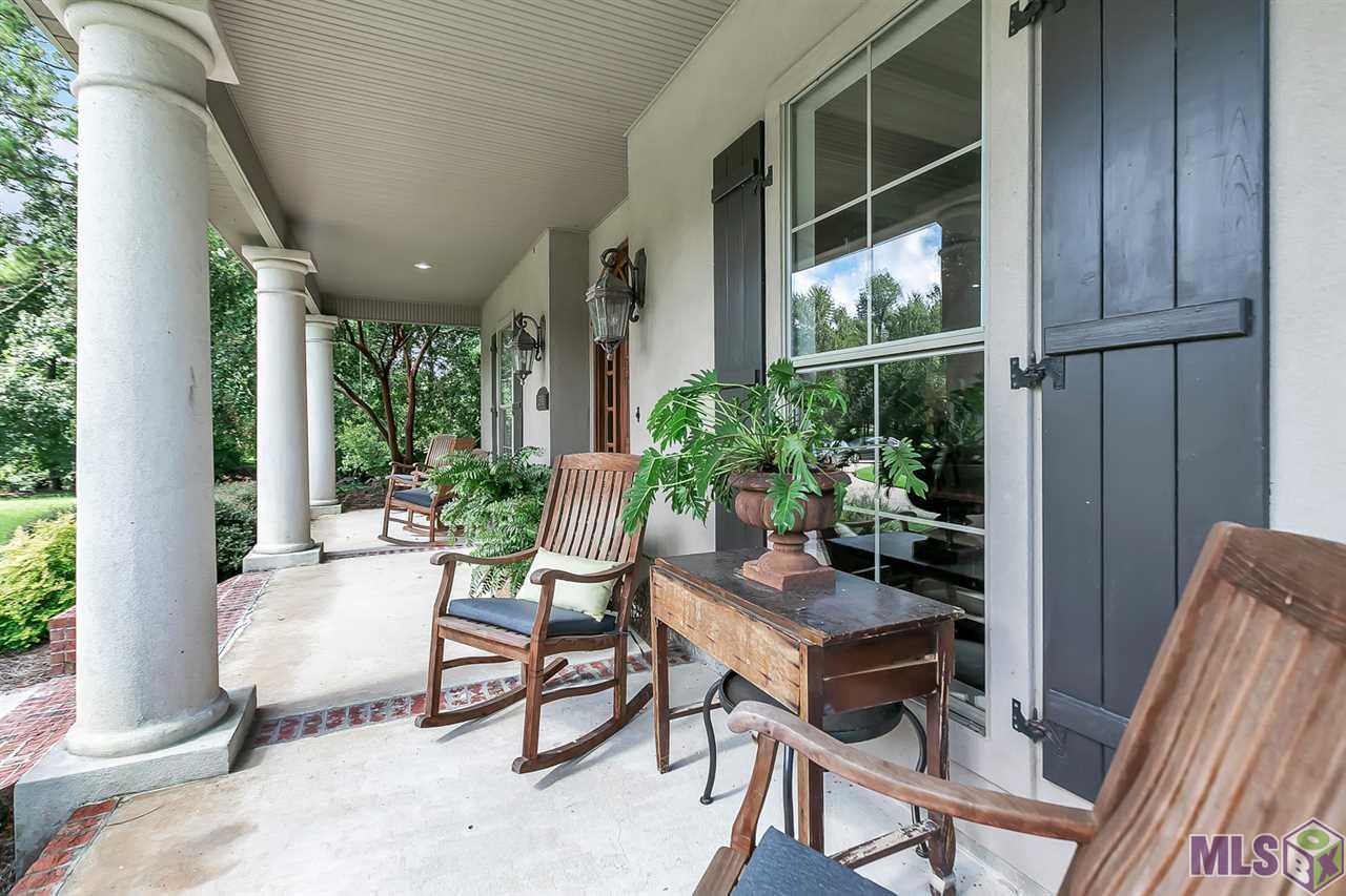 25243 Plantation Ave - Photo 1