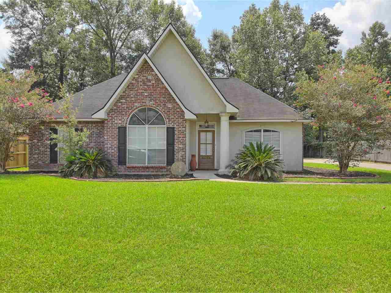 8098 Versailles Dr - Photo 1