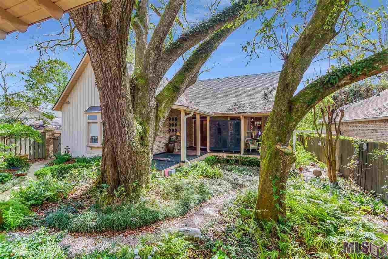 5692 Burgundy Ave - Photo 1