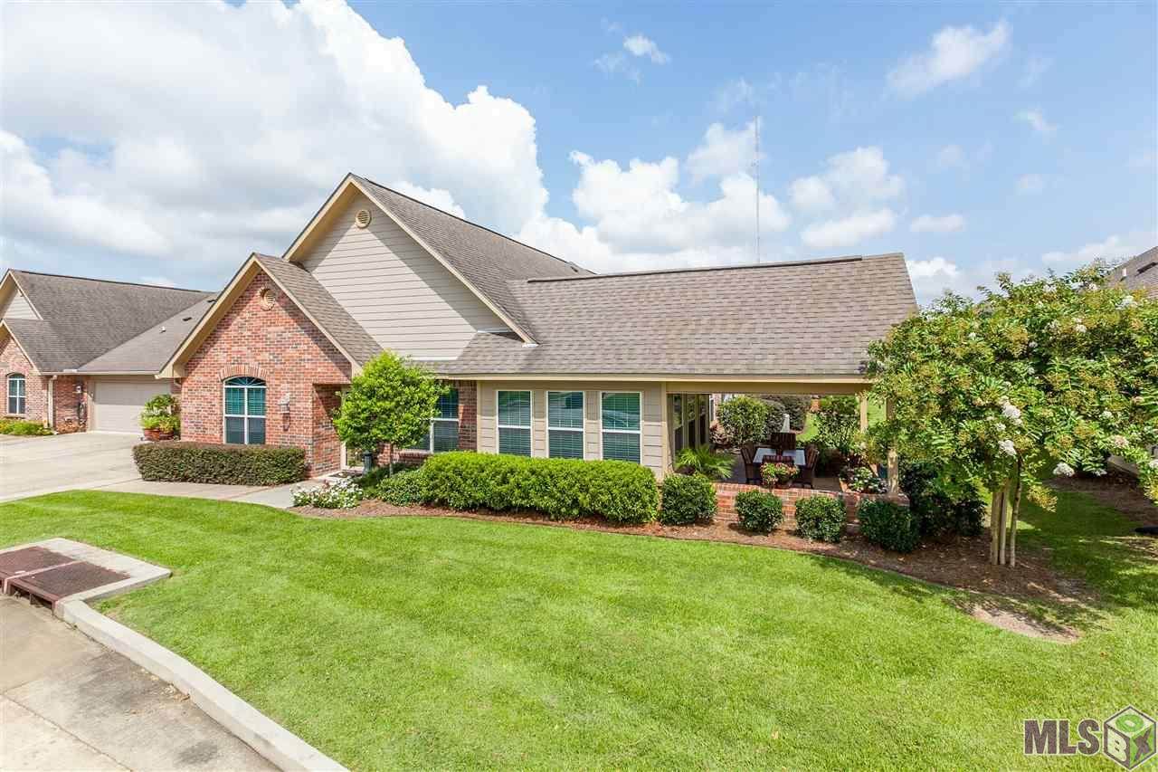 7111 Village Charmant - Photo 1