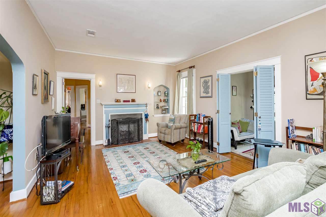 303 Westmoreland Dr - Photo 1