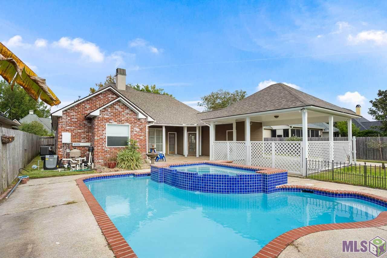 648 Carnforth Dr - Photo 1