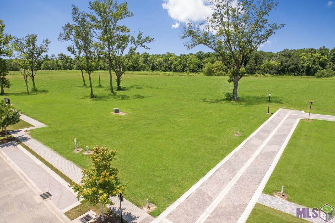 3031 Pointe-Marie Dr - Photo 1
