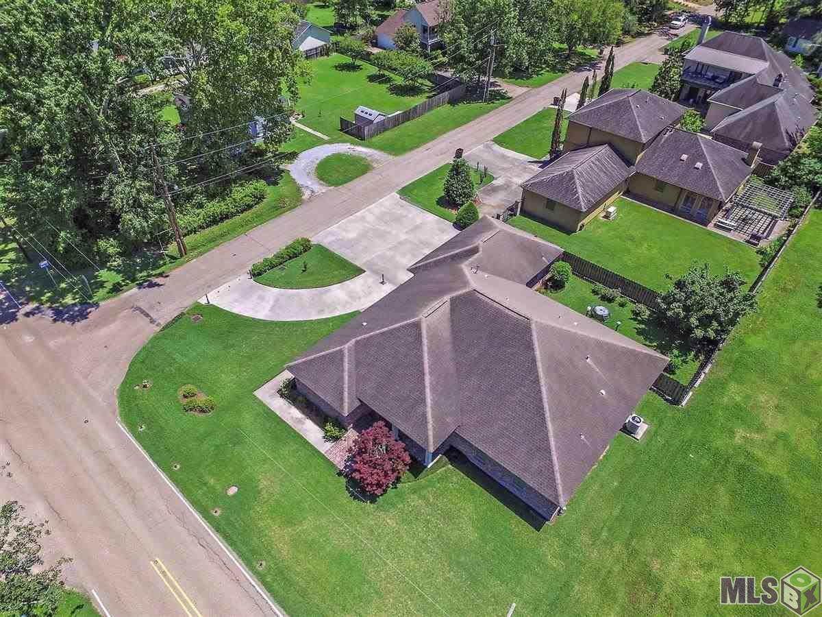 6966 Goodwood Ave - Photo 1