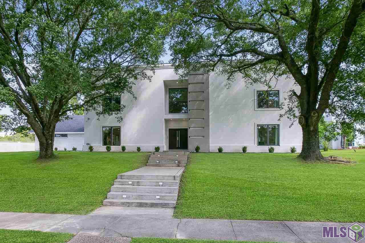 5521 Stratford Ave - Photo 1