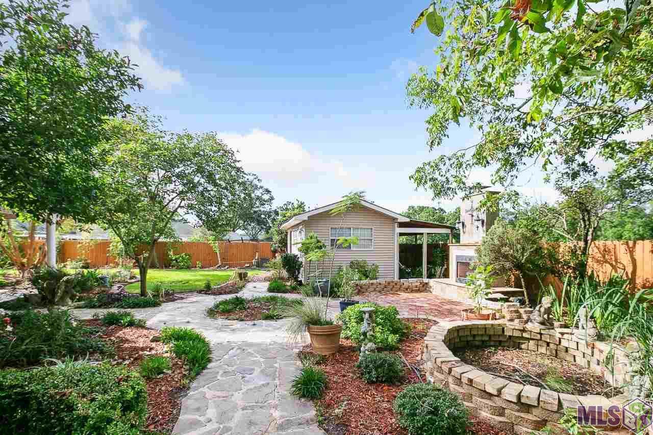18069 Billy Blvd - Photo 1