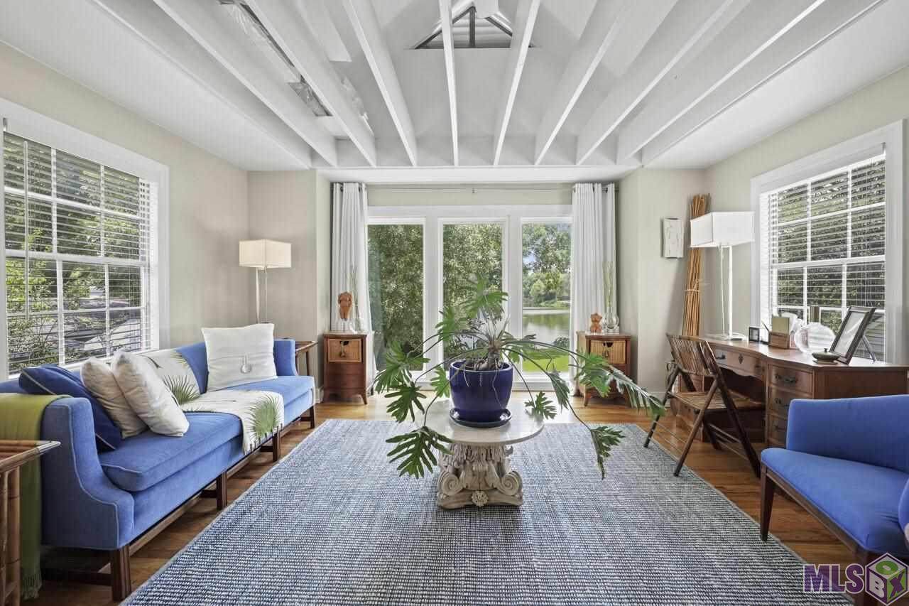 1718 May St - Photo 1