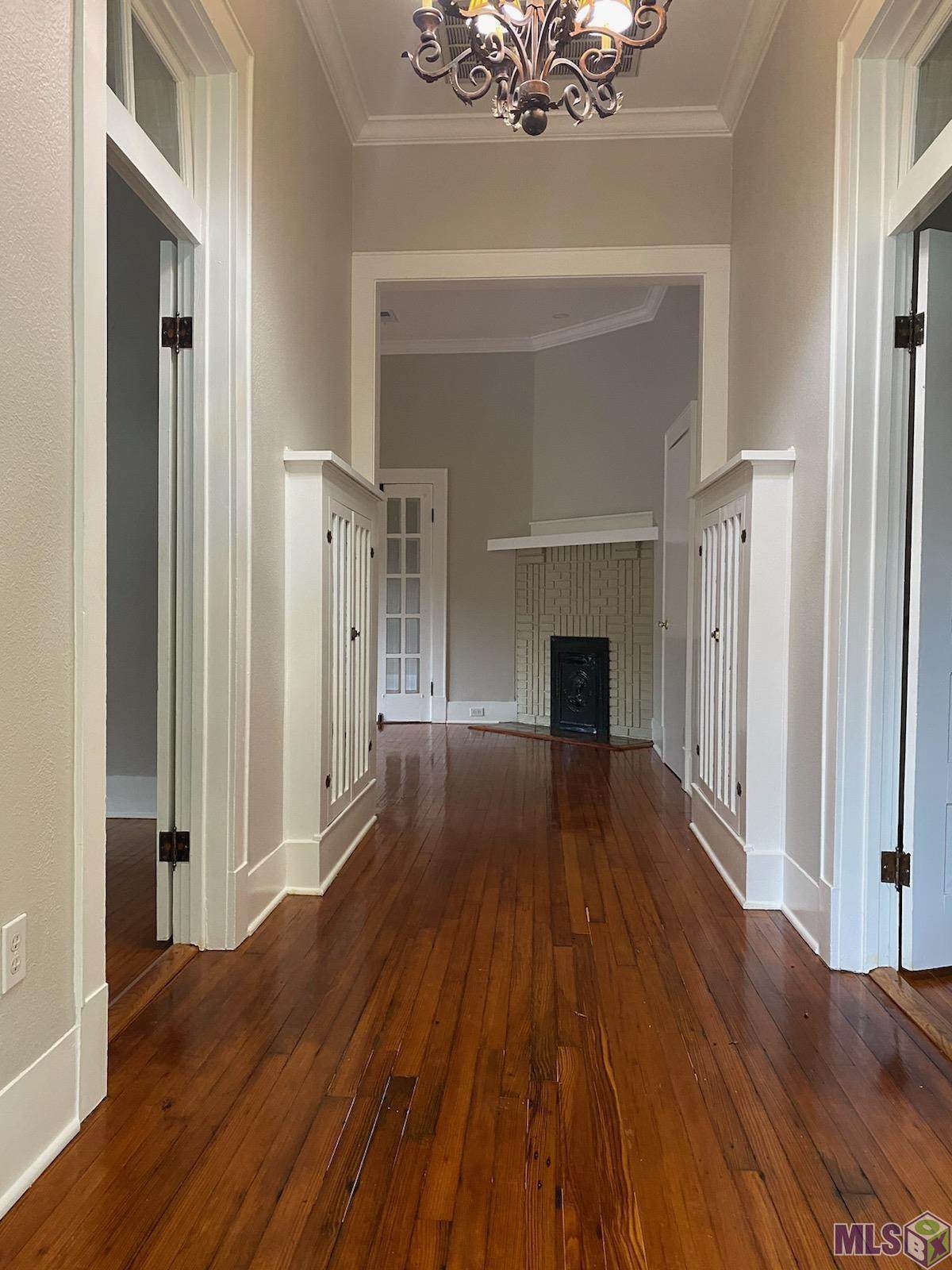 909 Park Blvd - Photo 1