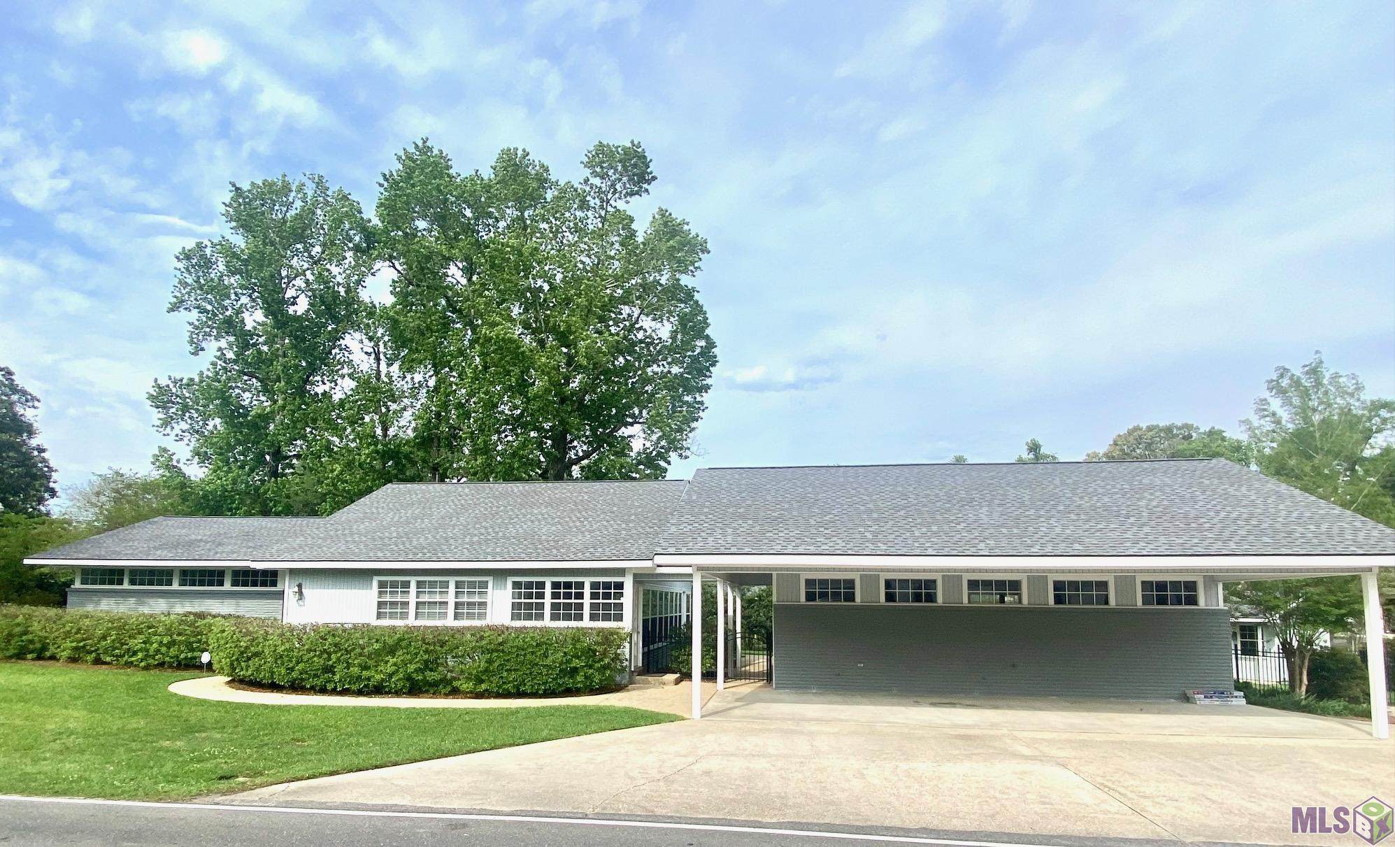 8675 Fairway Dr - Photo 1
