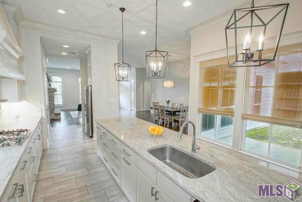 15545 Linden View Rd - Photo 1