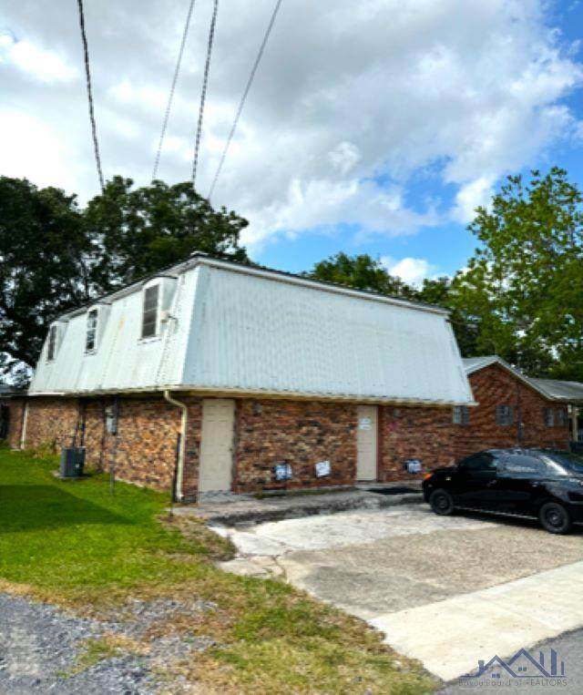 601 Osage St - Photo 1