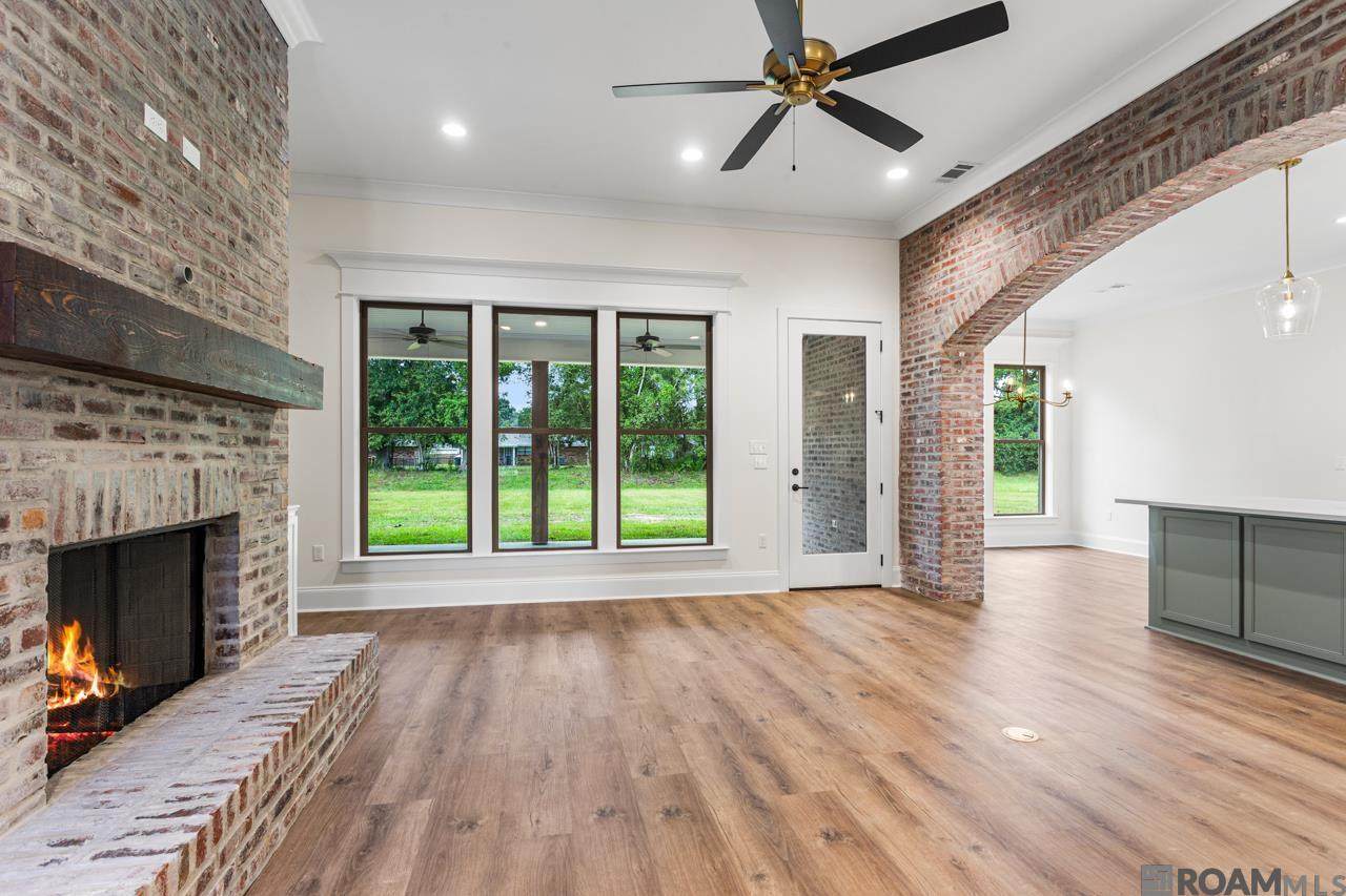 https://bt-photos.global.ssl.fastly.net/batonrouge/orig_boomver_2_2025004653-2.jpg
